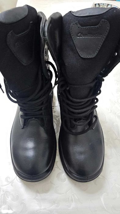 Bocanci Militaei de iarna din Piele