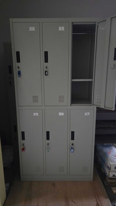 Метален шкаф за работно облекло