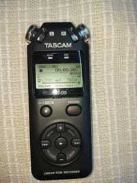 TASCAM DR-05 recorder digital