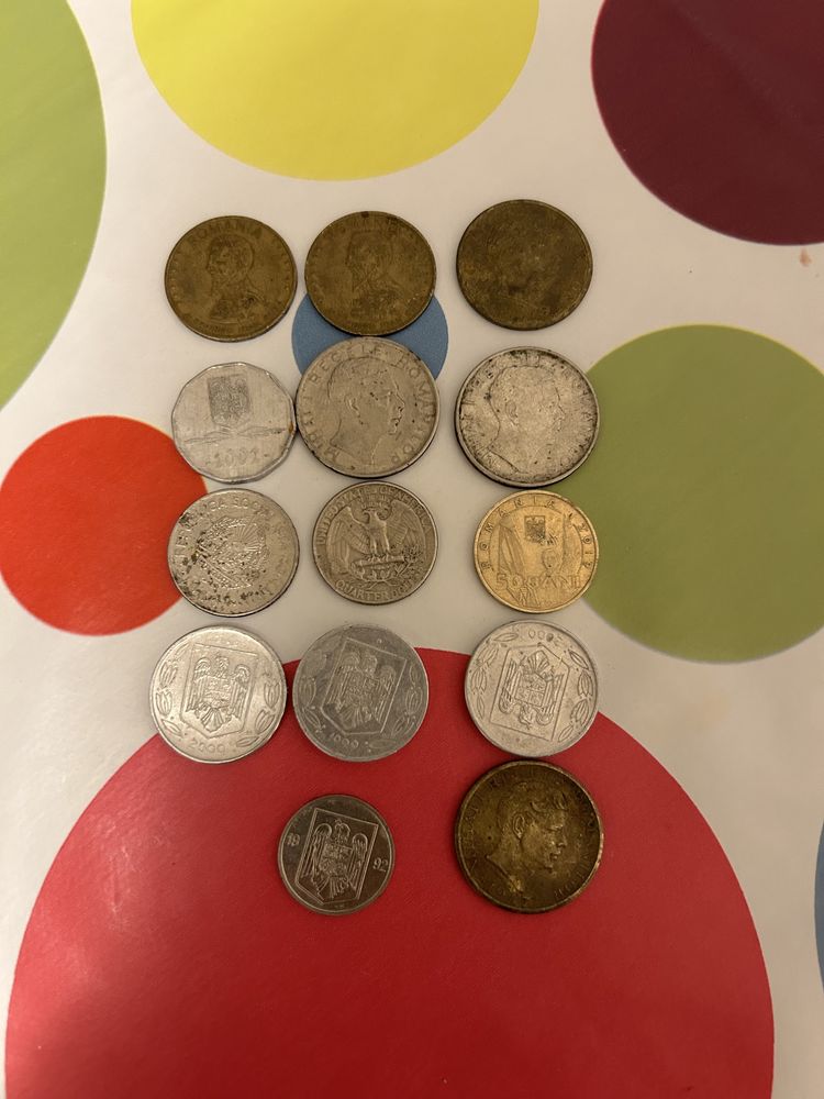 Diferite monede pentru colectionari