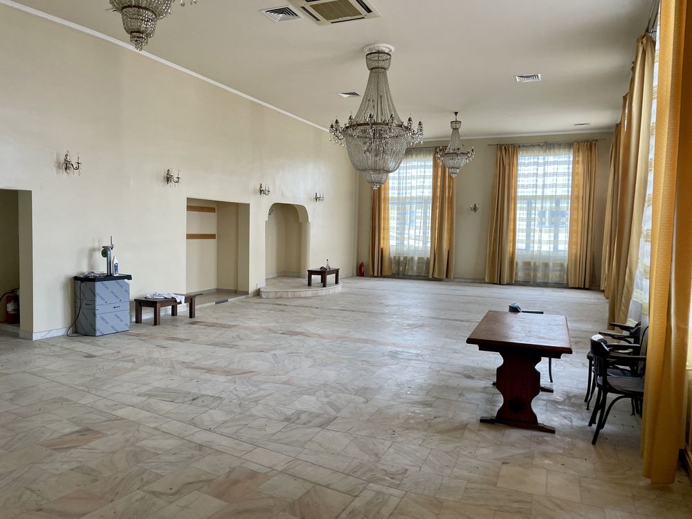 Inchiriez Spatiu Comercial 220 mp