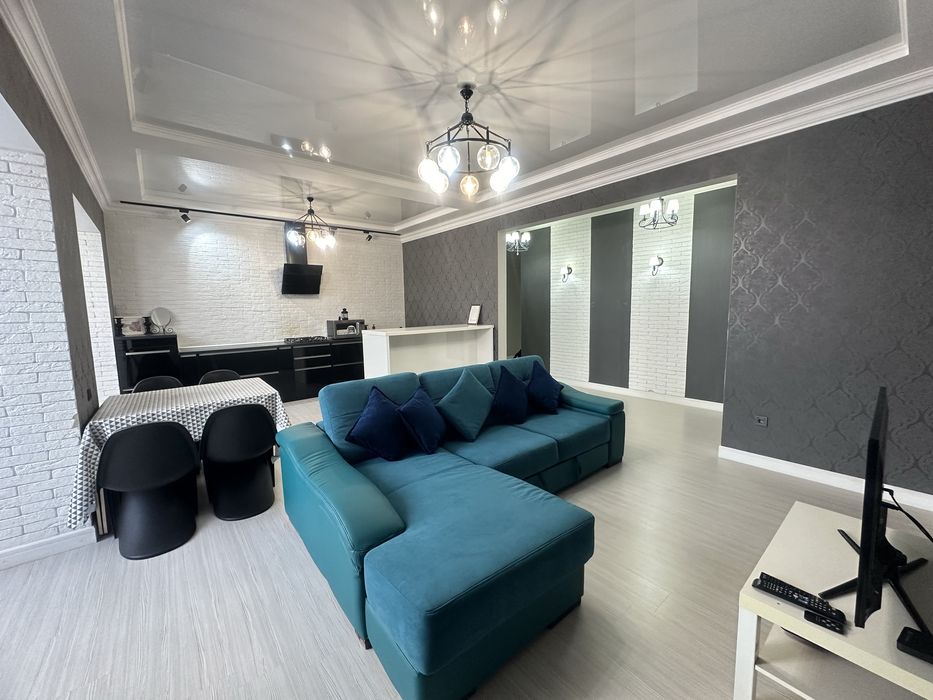 Сдам 2 комнатную студию посуточно