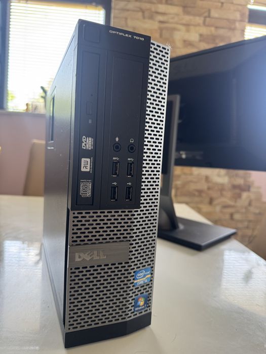 Компютър и монитор в отлично състояние без кабели