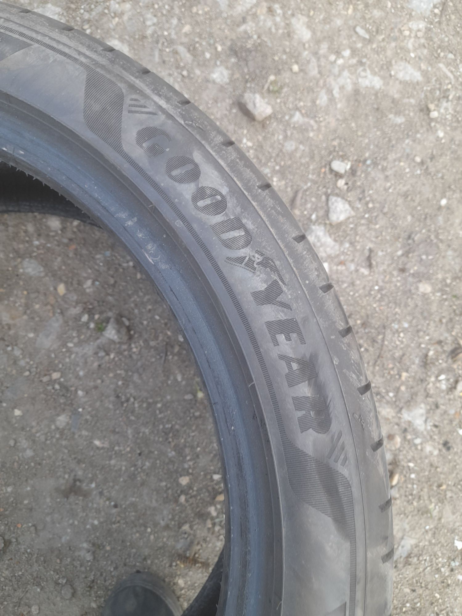 Vând 1 anvelopa 245 40 18 Goodyear de vara bun dot 2022