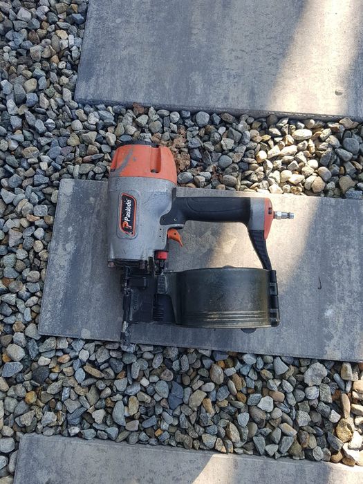 Pistol pneumatic cuie lemn Paslode CNP75.1