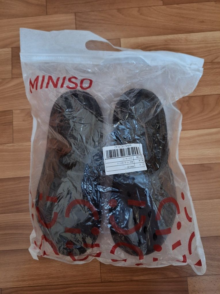 Кроксы из минисо размер 42-43