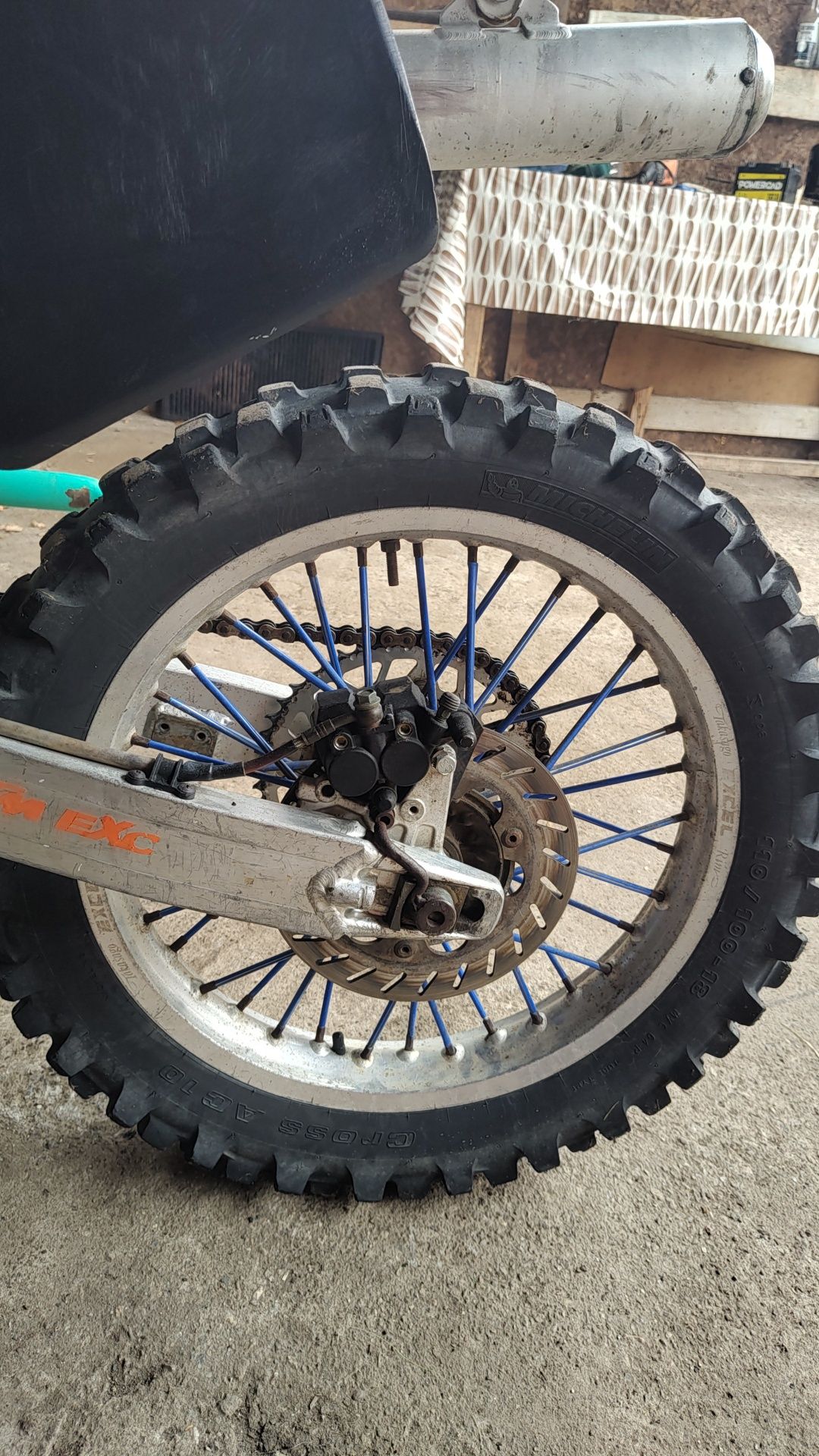 Vând Husqvarna 250