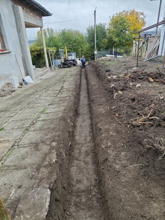 Изкопни услуги с комбиниран и малък багер САМОСВАЛ