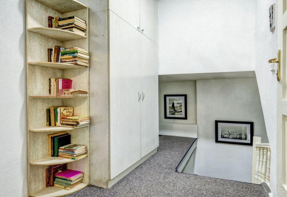 Дава се под наем Едностаен апартамент в Варна, Център - 30 кв.м за 409 € - Снимка #3