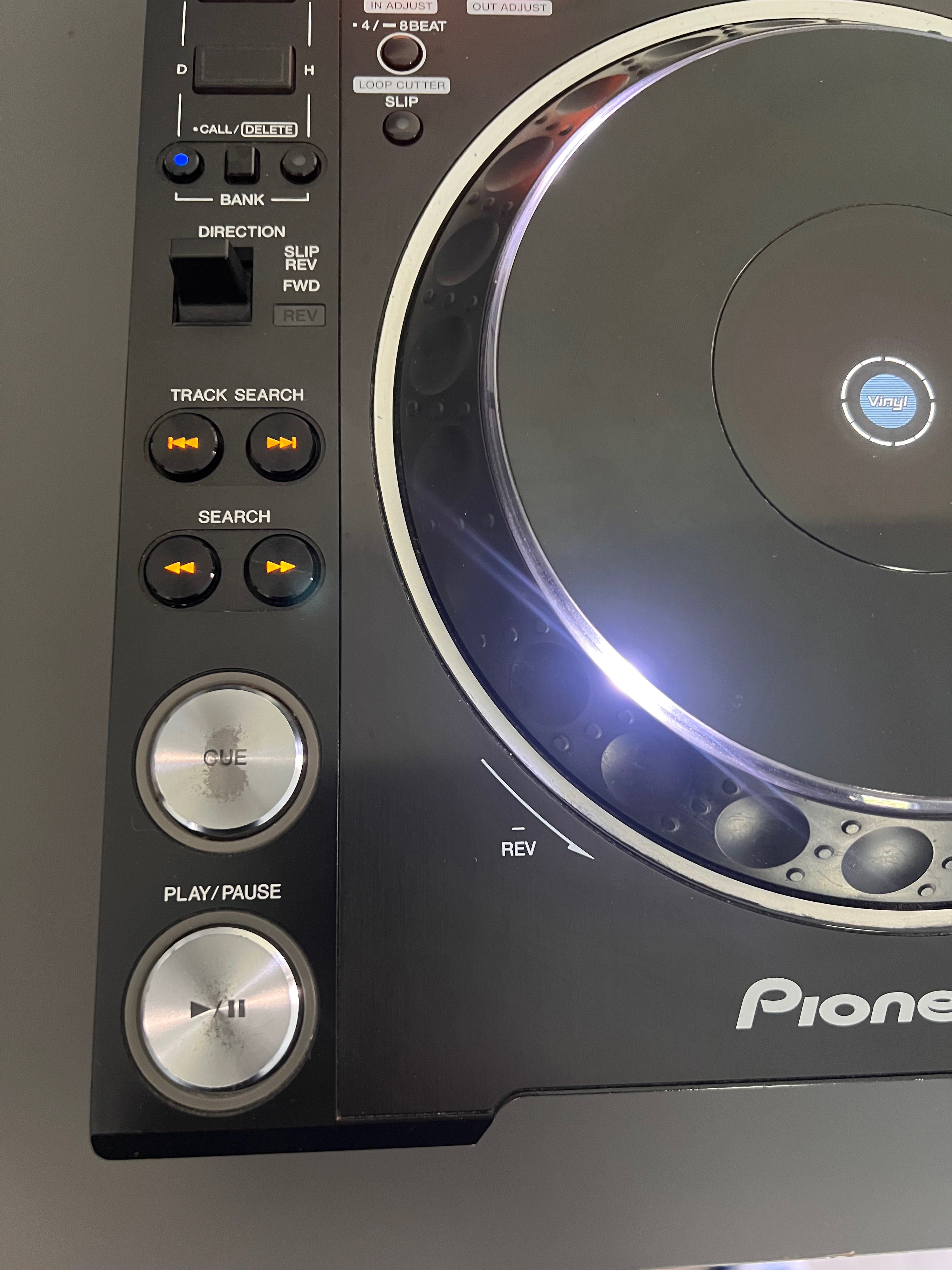 Pioneer CDJ-2000 NEXUS+Pioneer DJM - A9