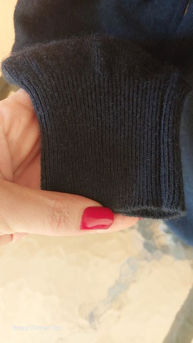 Пуловер Oro Cashmere. 35% кашмир, 35% коприна, 30% вълна. размер L