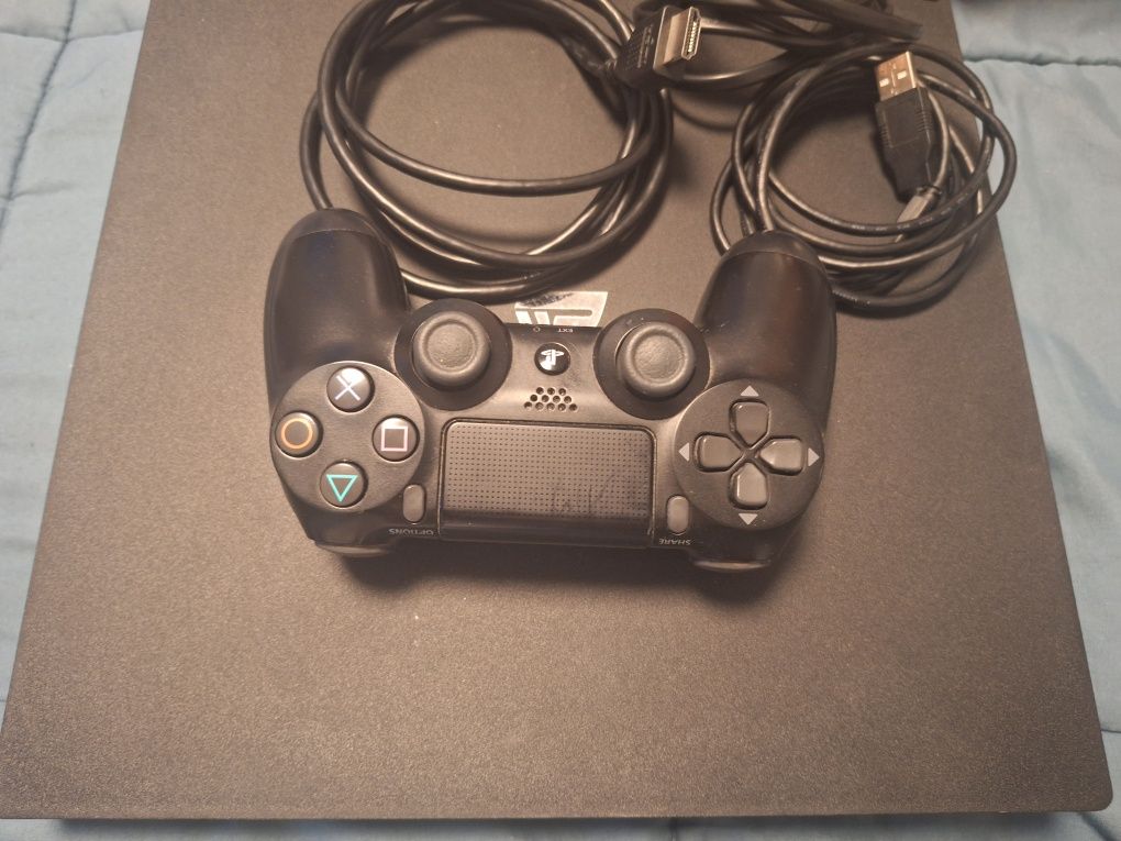 Playstation 4 pro + 1 джойстик