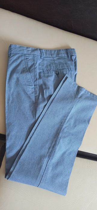 Pantaloni bărbătești