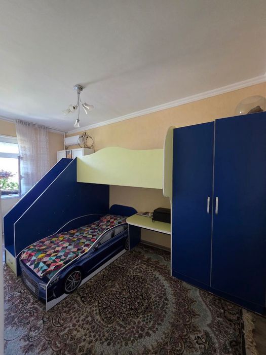 Продается детский двух этажный кравать + шкаф