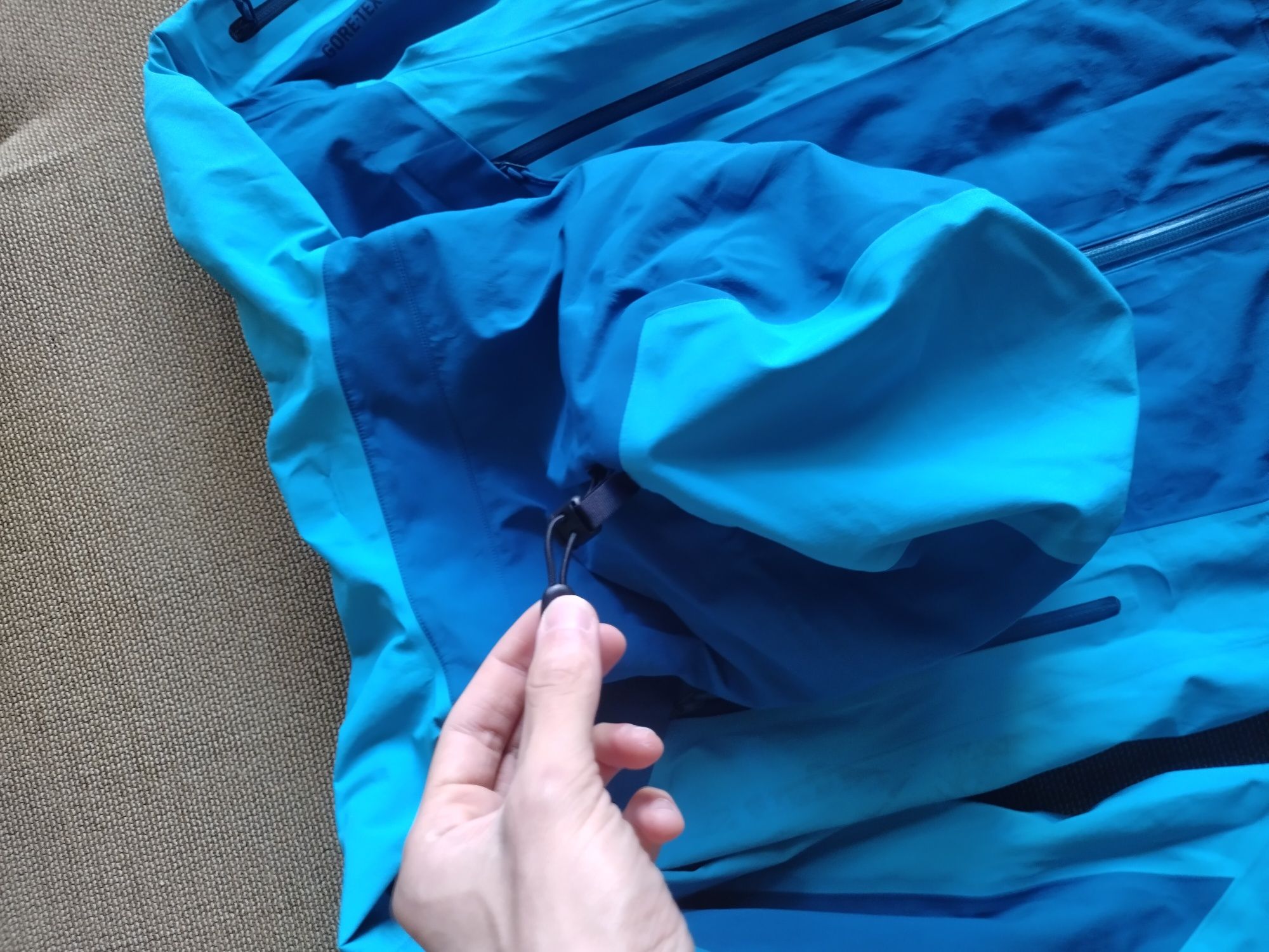 Arc'teryx и Mountain hardware