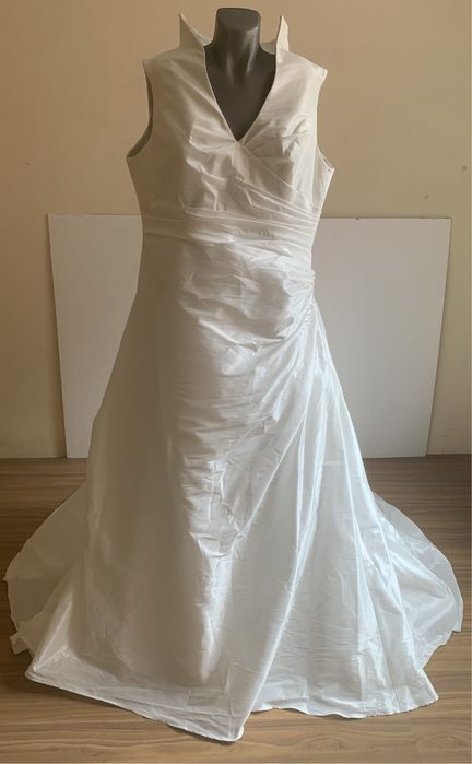 Rochie mireasa cu trena