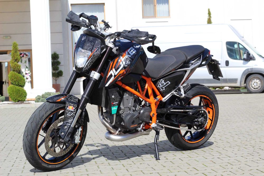 KTM Duke 690 R-ABS,stare foarte buna,2014,recent adus
