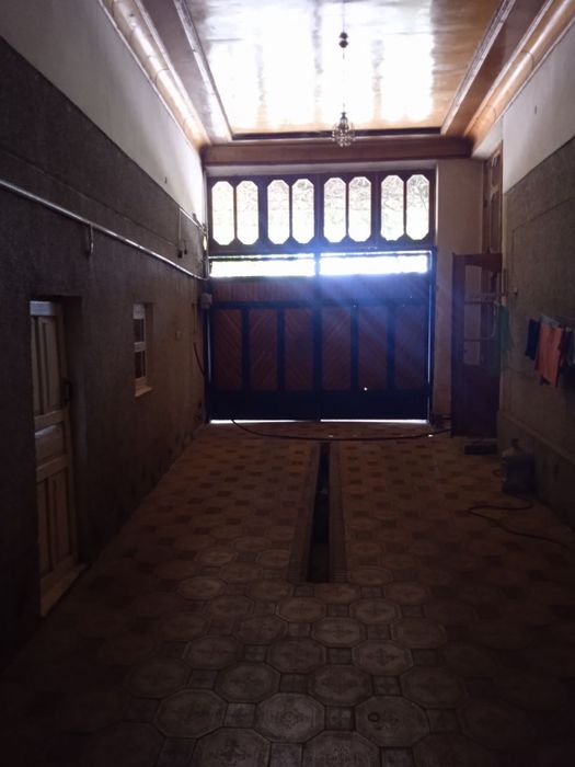 Срочно продаётся на Яшнабадском р-не остановка Почта 6 сот,1,5 уровня