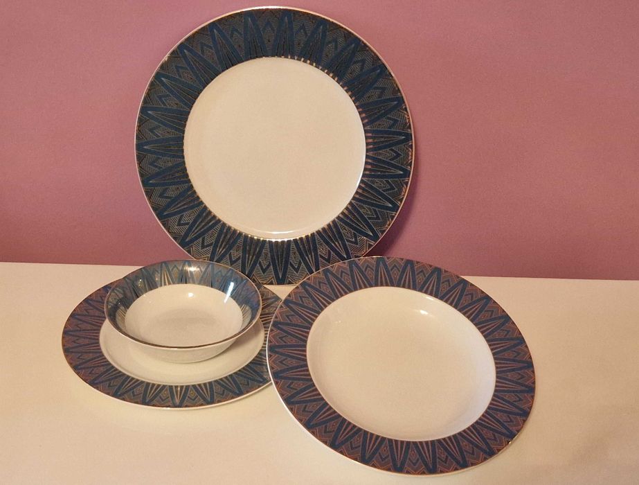 Луксозен сервиз за храна от 24 части