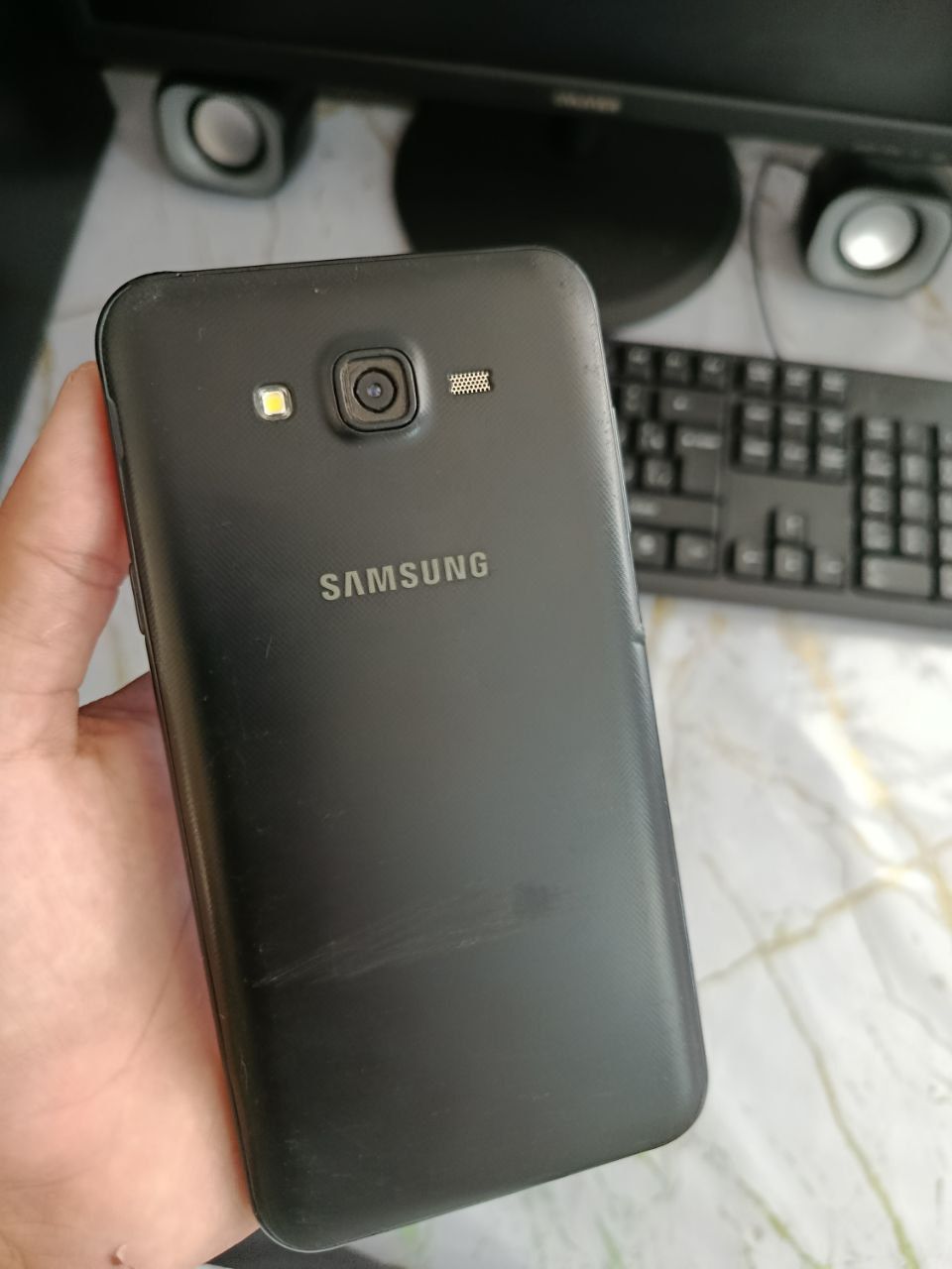 Продается Samsung j7 neo