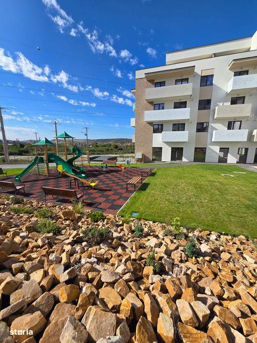 Spatiu comercial, 2 camere, terasa 23 mp, acces din terasa  Apahida