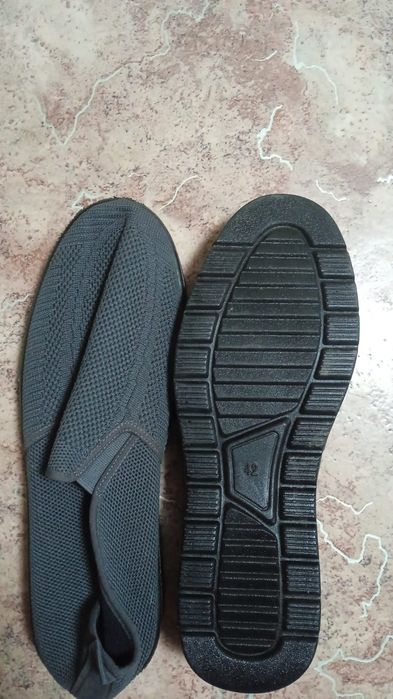 Мужская летняя обувь новая 42