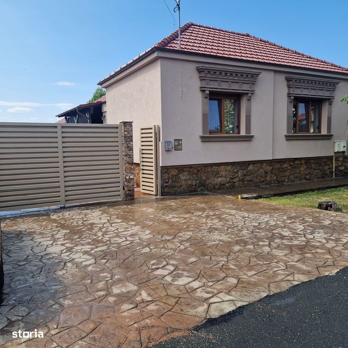 Casa deosebita la sol - Aradul Nou