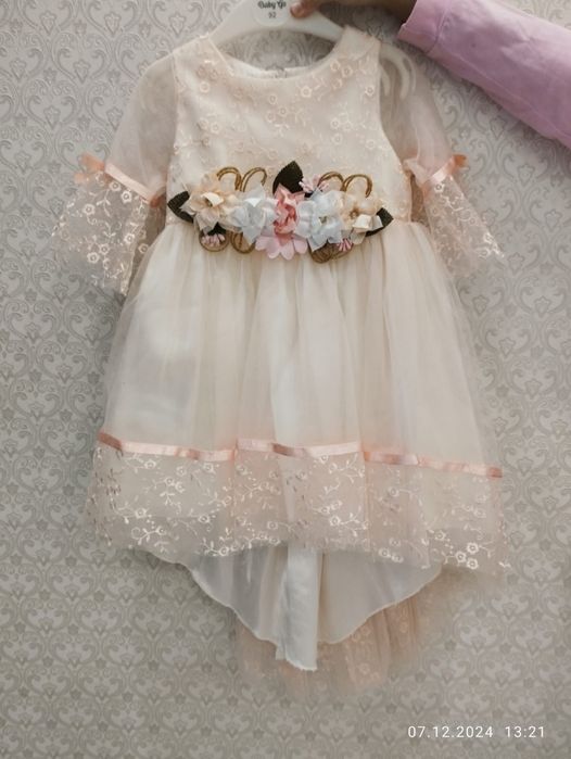 Нежно белое платье