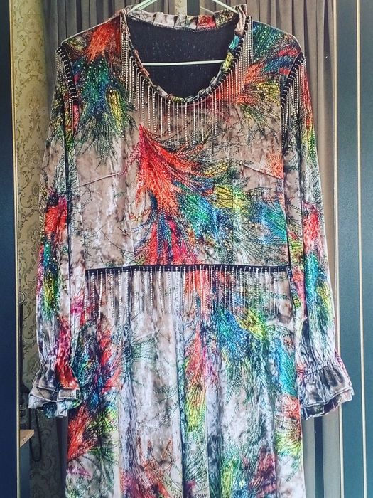 Chiroyli vilur divoyka — kulrang asosda jozibali detallar bilan!