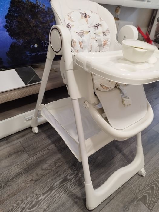 Ново столче за хранене Moni - Surprise, бяло + подарък