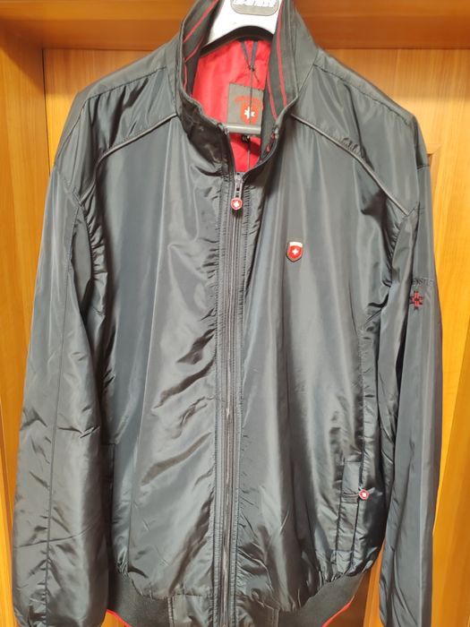 Vind geaca original Wellnestain