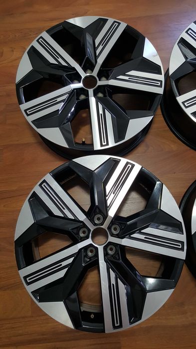 JanteRenaultMeganETechKoleosScenicEspaceAustralNisanXTrailAriya5X114.3