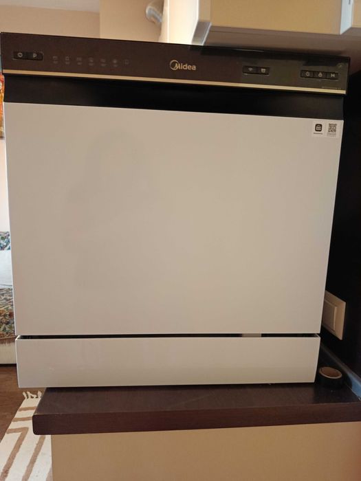 Съдомиялна Midea