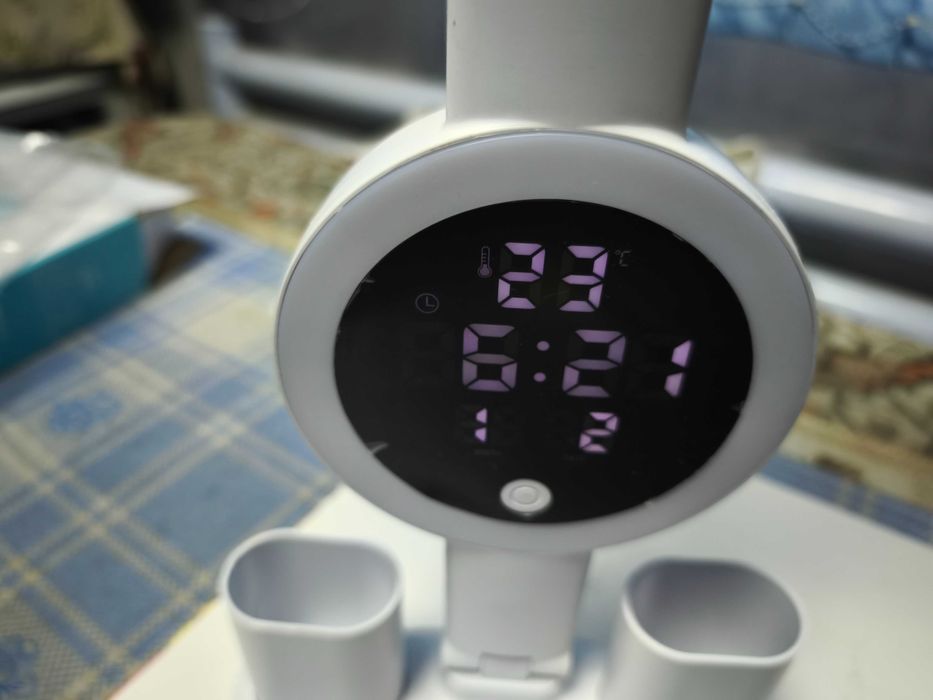 Lampa birou cu acumulator si ceas