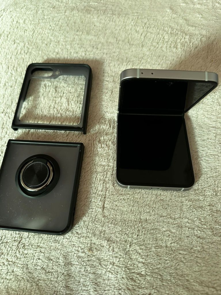 Samsung flip 6 încă în garanție