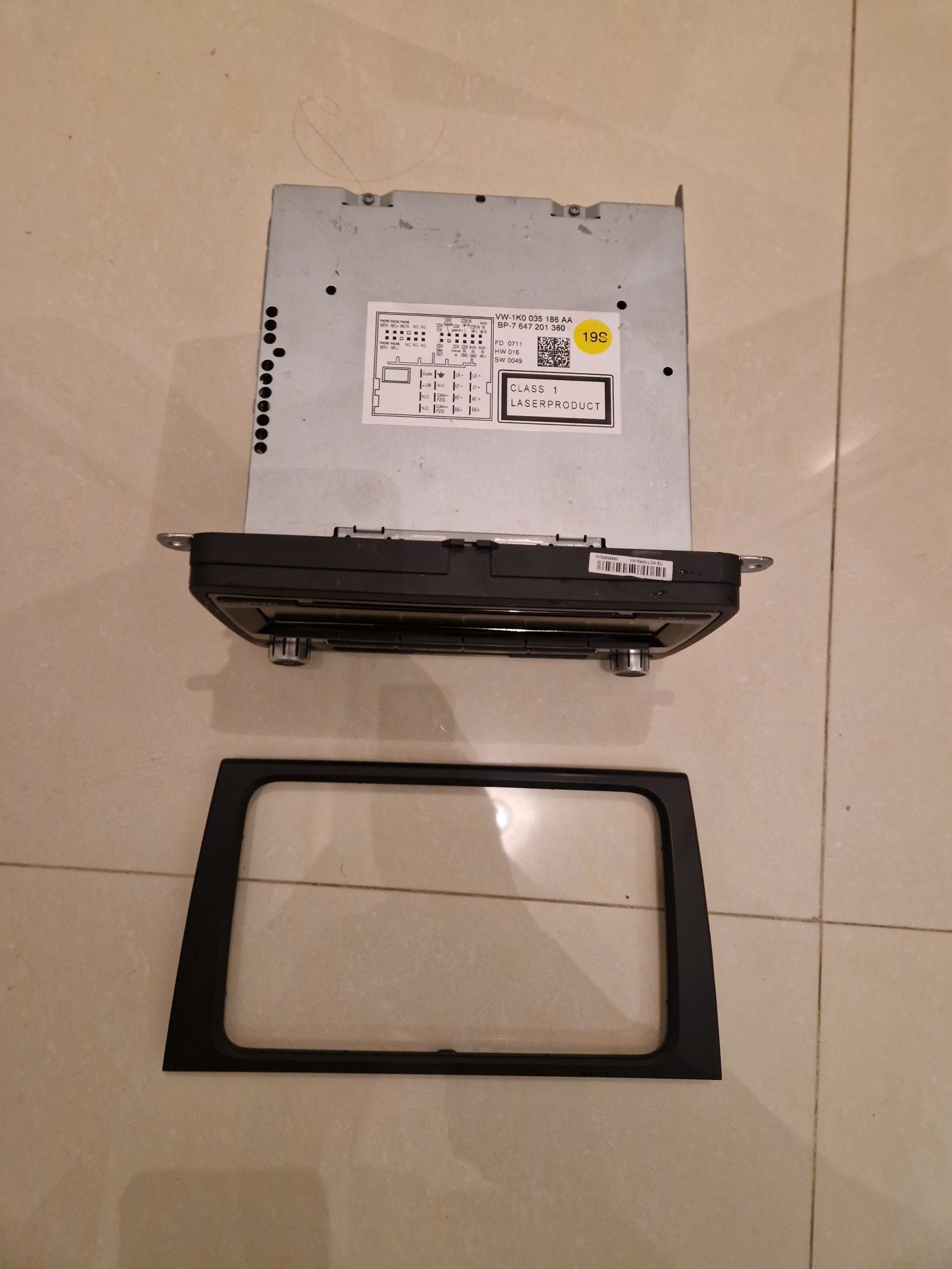 Radio cd Original Vw Golf , Passat . În stare perfecta