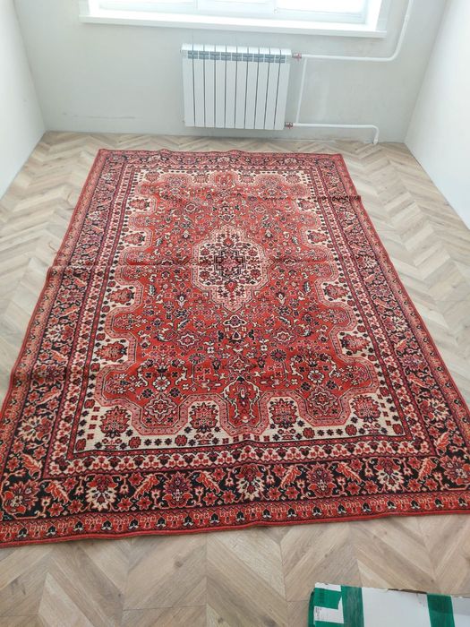 Продам б/у натуральный ковёр