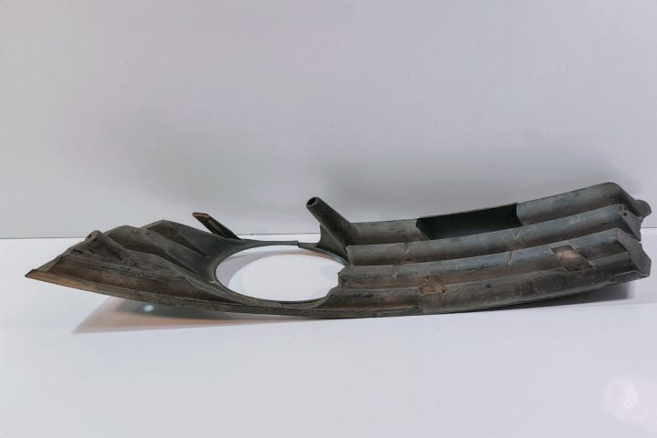 Grila bara  dreapta 3C0853666A Volkswagen VW Passat B6