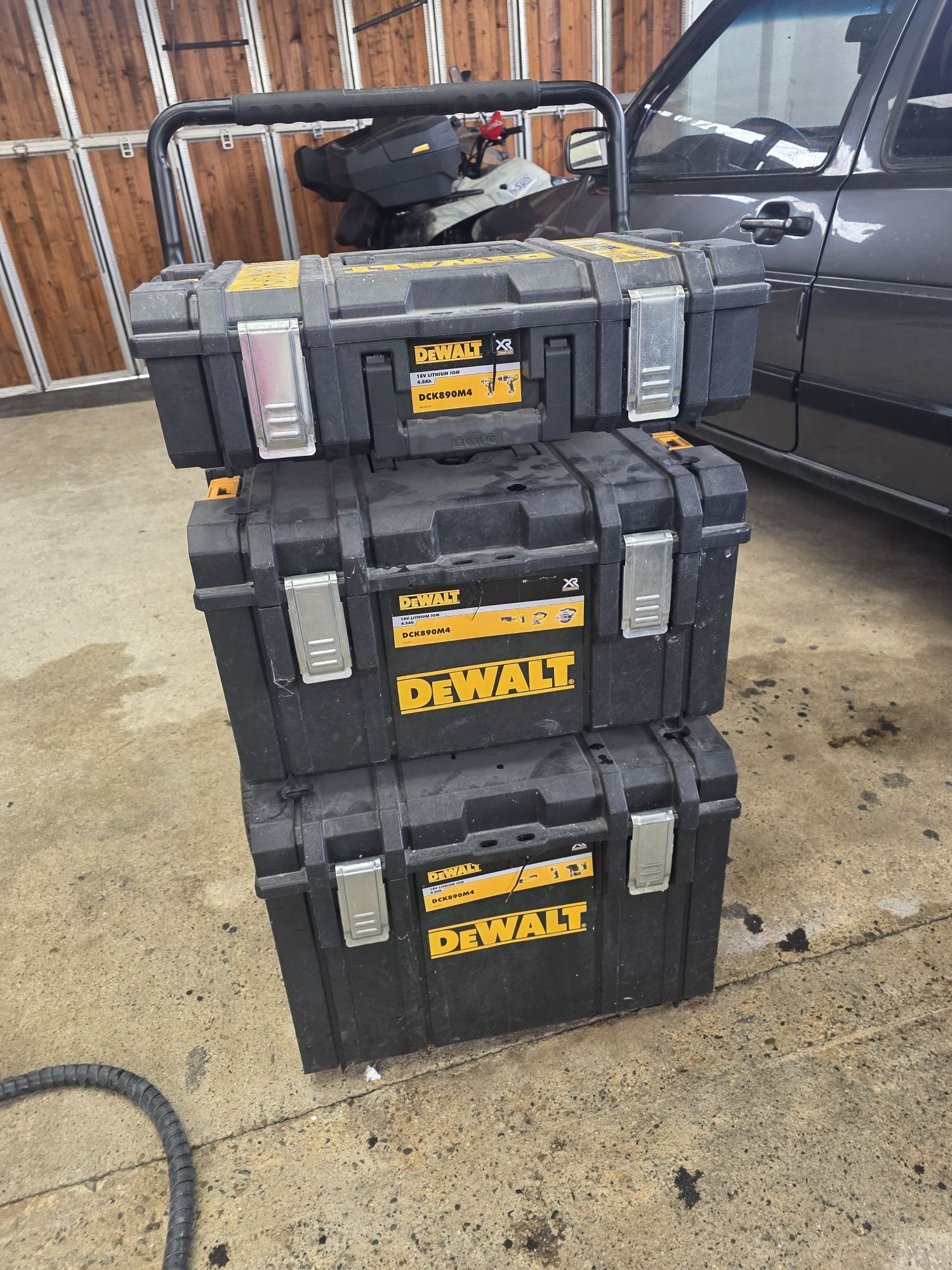 Куфар за инструменти Dewalt