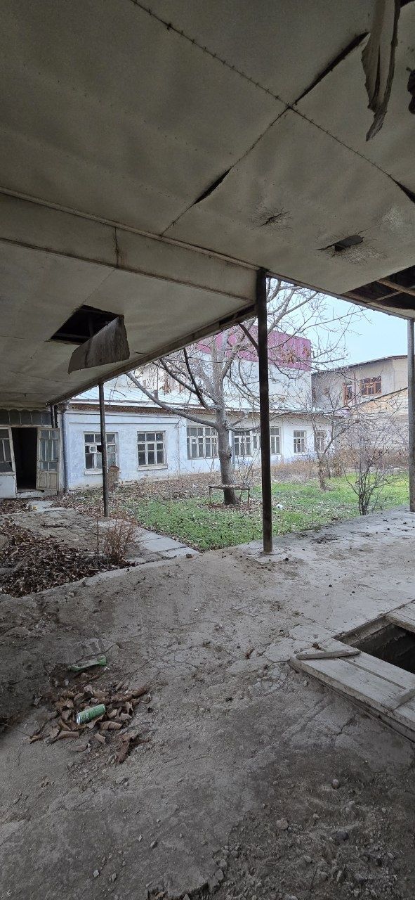 Продаётся участок 8 соток под строительство. Гостиницу. За Регистаном