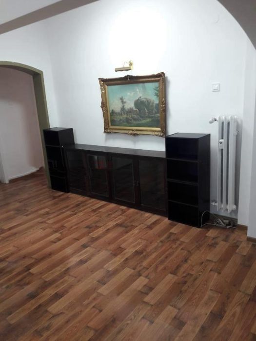 Дава се под наем Тристаен апартамент в София, Център - 100 кв.м за 750 € - Снимка #2