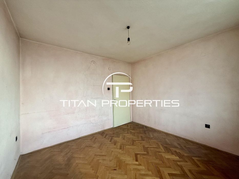 Продава се Тристаен апартамент в Пловдив, Каменица 1 - 100 кв.м за 1790 €/кв.м - Снимка #2