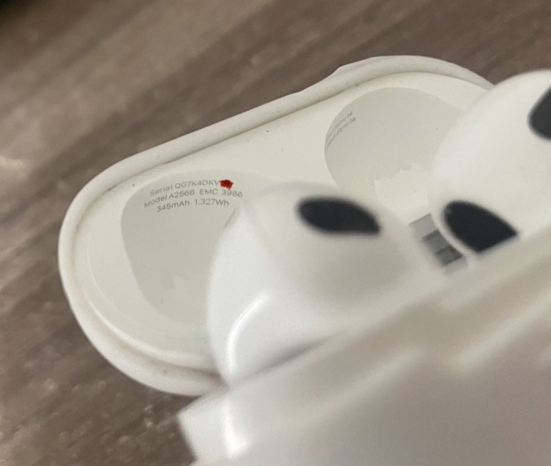 Продаю airpods pro в отличном состоянии без царапин