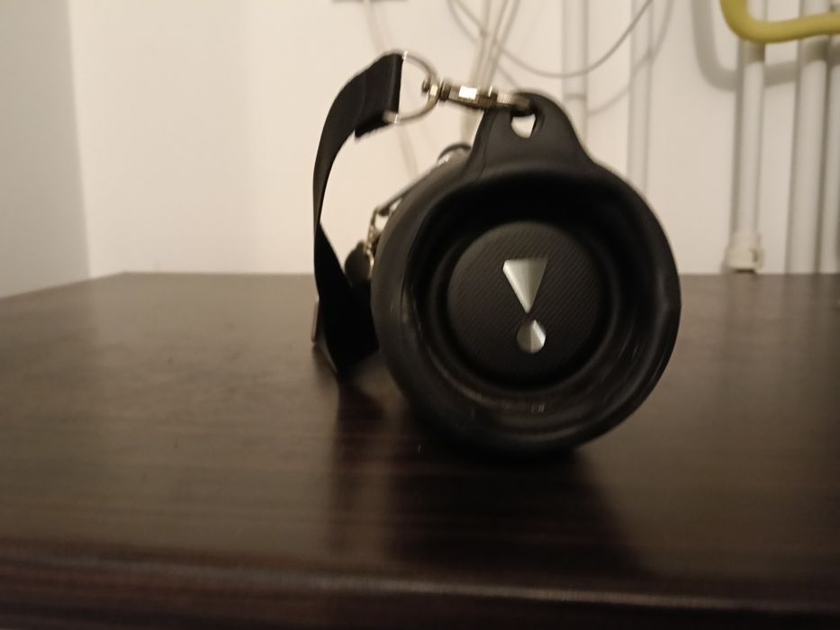 Vând boxă JBL Charge 5 folosită puțin