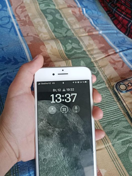На продаже IPhone 8