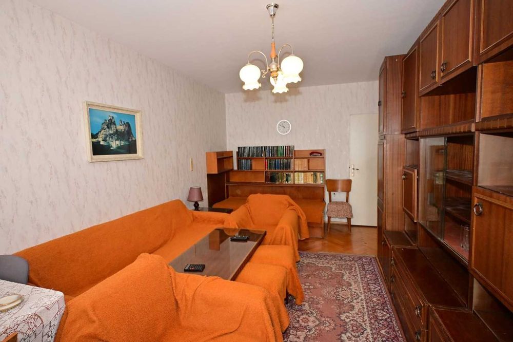 Дава се под наем Двустаен апартамент в Перник, Изток - 63 кв.м за 290.7 € - Снимка #2