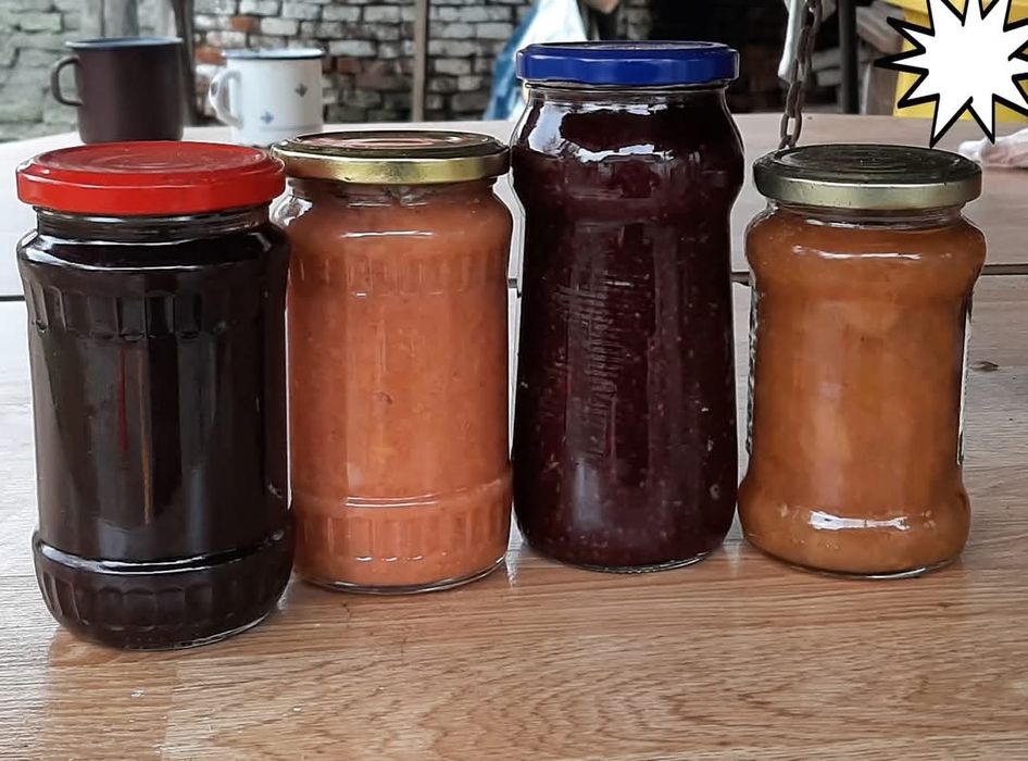 Vând zacuscă și gem