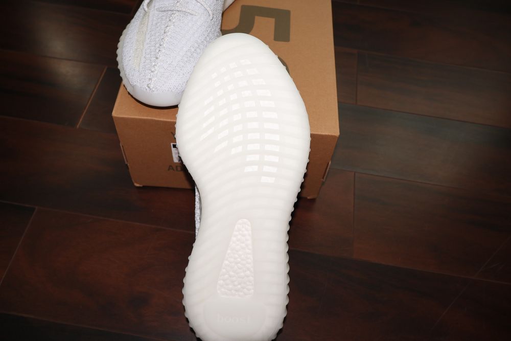 Yeezy 350 V2 Static (non-reflective)