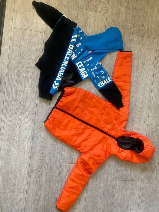 Куртка и Спортивка состояние отличное 
Возраст куртка 7-8 лет 
Спорти