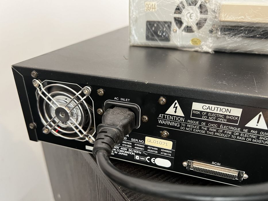 Sampler Yamaha A4000 + extras
